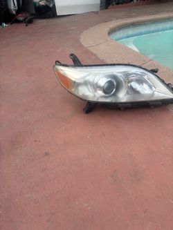 RIGHT PASSENGER SIDE HEADLIGHT 2014 TOYOTA SIENNA LE OEM