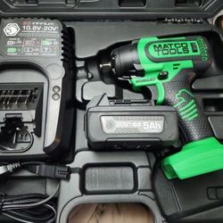 Matco Tools 
20V+ CORDLESS INFINIUM™ 3/8" DRIVE IMPACT WRENCH KIT - GREEN