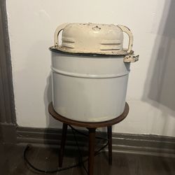 Vintage Washing Machine / Great For Dying Clothes
