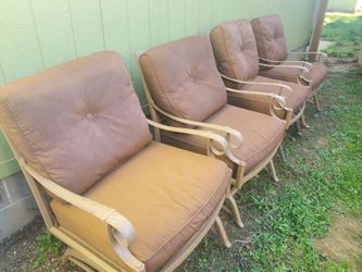 Set of used outdoor patio furniture