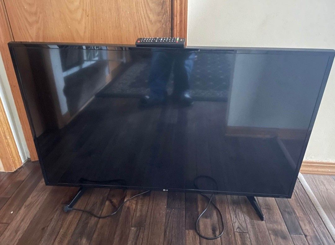 50" Smart TV LG 49UH6030 (LIKE NEW)