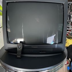 Panasonic 27’ CRT Retro Gaming  TV with Original Remote And Removable Shelf