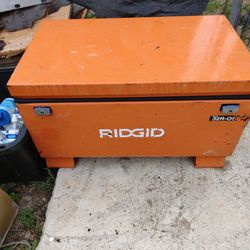 RIDGID Tool Box w/locks 