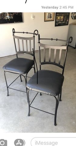 Excellent condition counter height bar stools 24 high