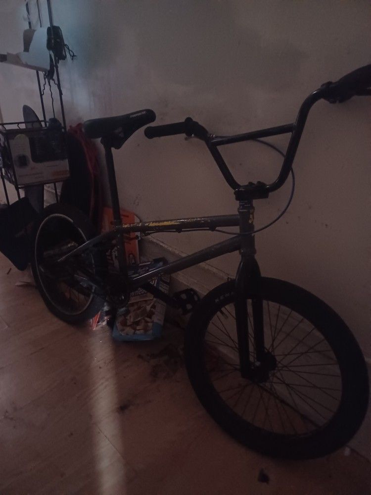 FREE ANGENT BMX BIKE 300$
