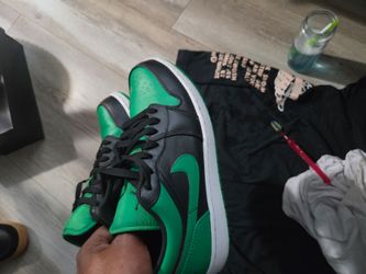 JORDAN 1 LOW GREEN size 10
