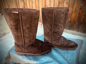 BearPaw Boots (chocolate colored) size 9