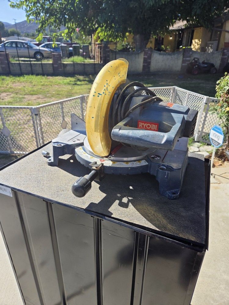 Ryobi 10" Compound Miter Saw