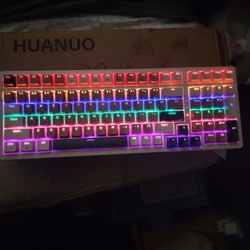 LED RGB mechanical Gaming Keyboard For PC Or Console