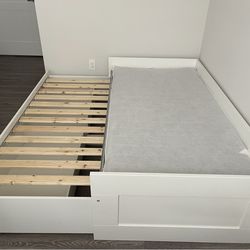 IKEA BRIMNES bed / daybed bed/ pull out bed