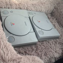 2 playstation 1 one 1996 and one 1998 