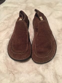 Simple green toe brown cord