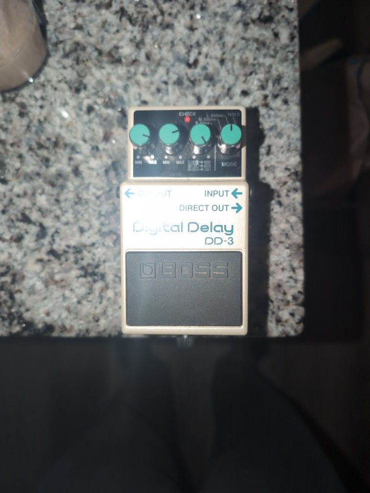 BOSS Digital Delay DD-3 Pedal