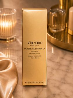 Shiseido Future Solution LX Extra Rich Cleansing Foam