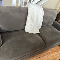 Couch Like New! FREE Blanket with Purchase of Couch.