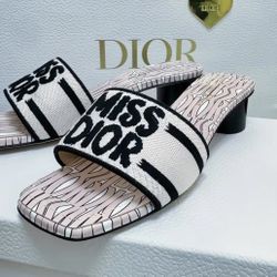 Fashionable Flip FlopsClick