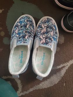 Size 1 girls stitch tennis shoes