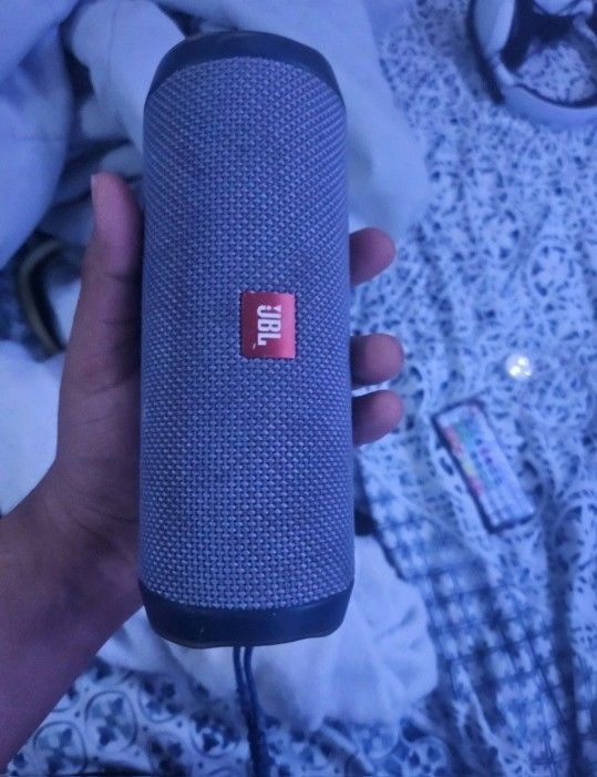 JBL Flip 4