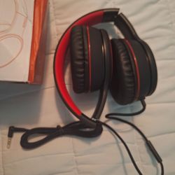 Wired Headphone Black And Red 