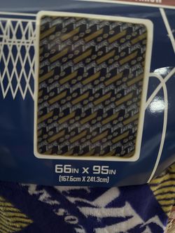New Lakers blanket
