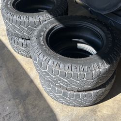 GOODYEAR Wrangler Duratrac 275/65/18