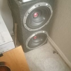 Kenwood Car Stereo With Install Kit And Capacitor (Not Shown In Pics).