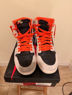Air Jordan 1 Retro High OG “Neutral Grey / Hyper Crimson” Size 10.5