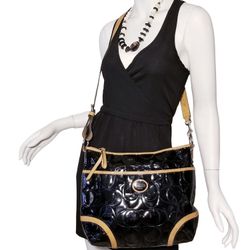 COACH PEYTON F20022 BLACK PATENT LEATHER EMBOSSED CC CROSSBODY PURSE 
*price Is Firm*