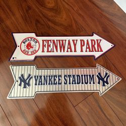 Red Sox Yankees Sign