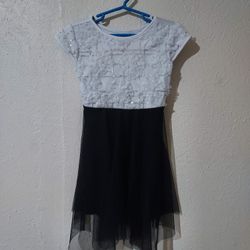 dressed for a girl Size Xs 4-5