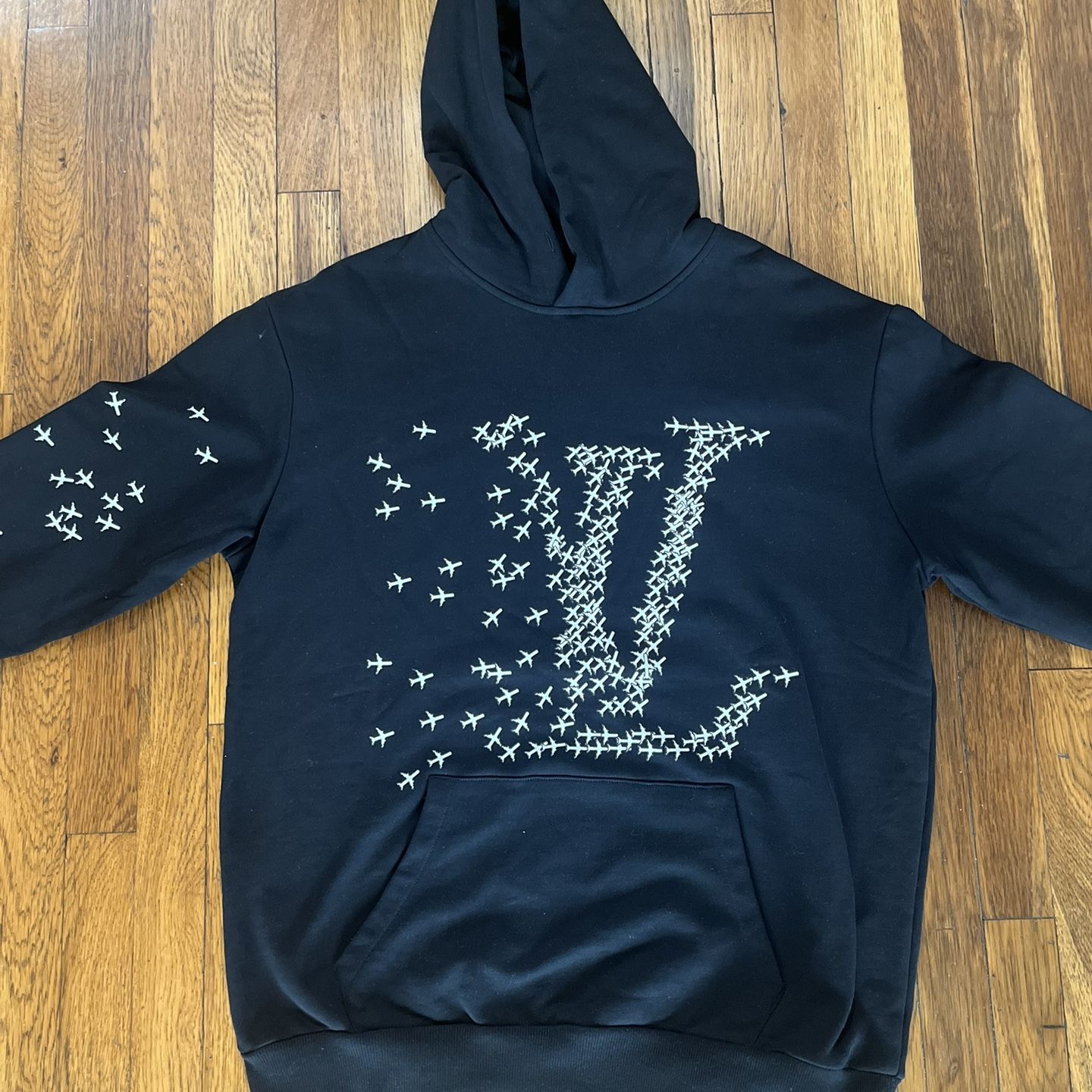 LV Planes Hoodie Size L/XL for Sale in Chicago, IL - OfferUp