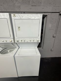 Kenmore Stackable Washer and Dryer Laundry “27 ( Lavadora y secadora laundry )