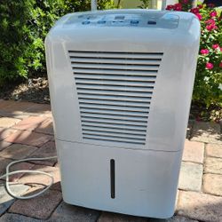 Dehumidifier 