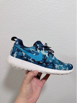 Nike blue camo roshe