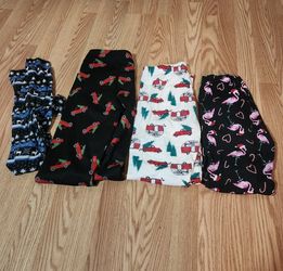 5 Each Christmas Leggings Size Med 