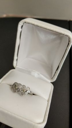 10K DIAMOND HEARTS RING sz,6