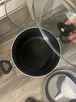 Cookware and kitchen accessories