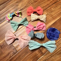 Girl’s hair bow bundle. Includes all pictured 