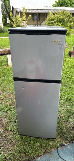 🧊 Magic Chef Stainless Steel 2-Door Mini Fridge & Freezer – Ice Cold & Works Great! (Dorm/Office/Garage)