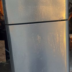 refrigerator 