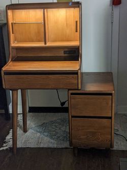 Extendable Vanity Desk with Dresser, Ash Wood Makeup Table Vanity Set with LED Light and Glass Door New