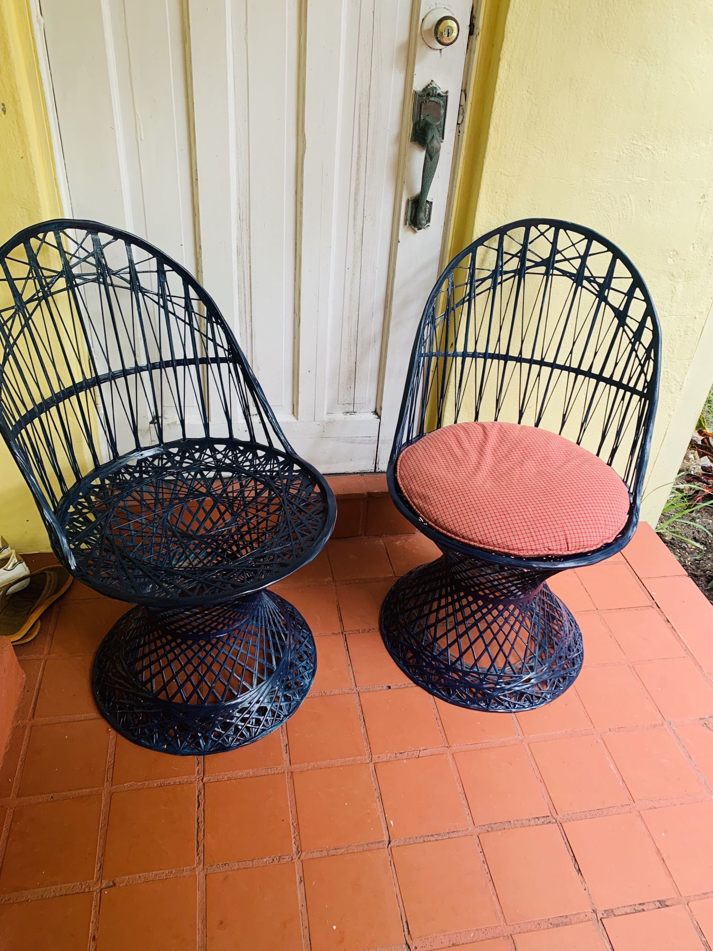 Vintage midcentury. 4 sillas de fibra de vidrio color azul marino