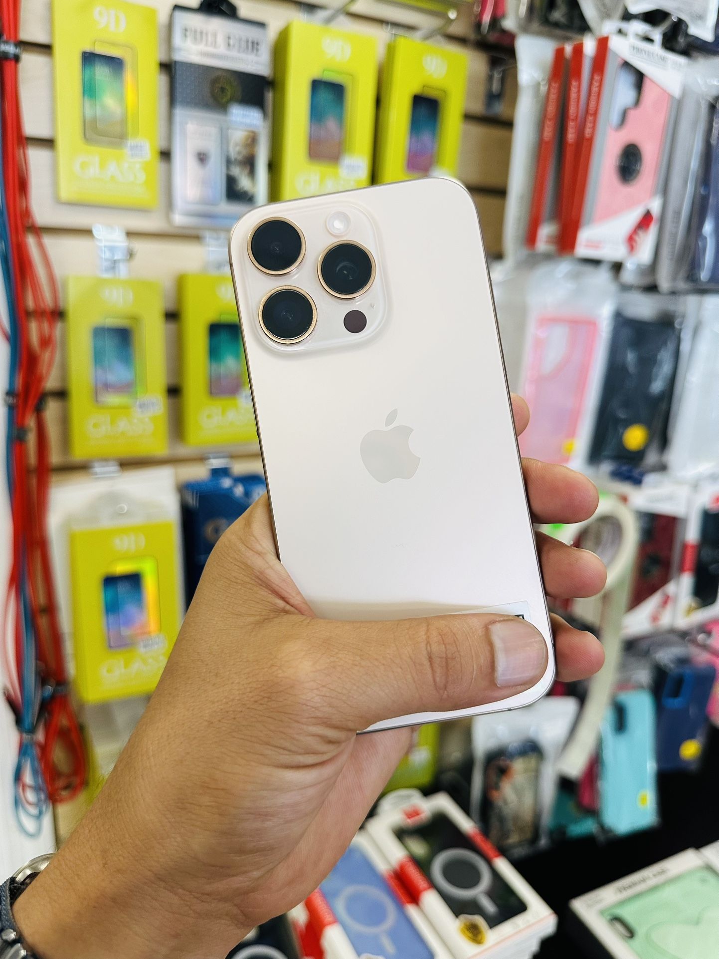 iPhone 16 Pro