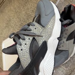Nike safari Hurache 10.5 Like New 