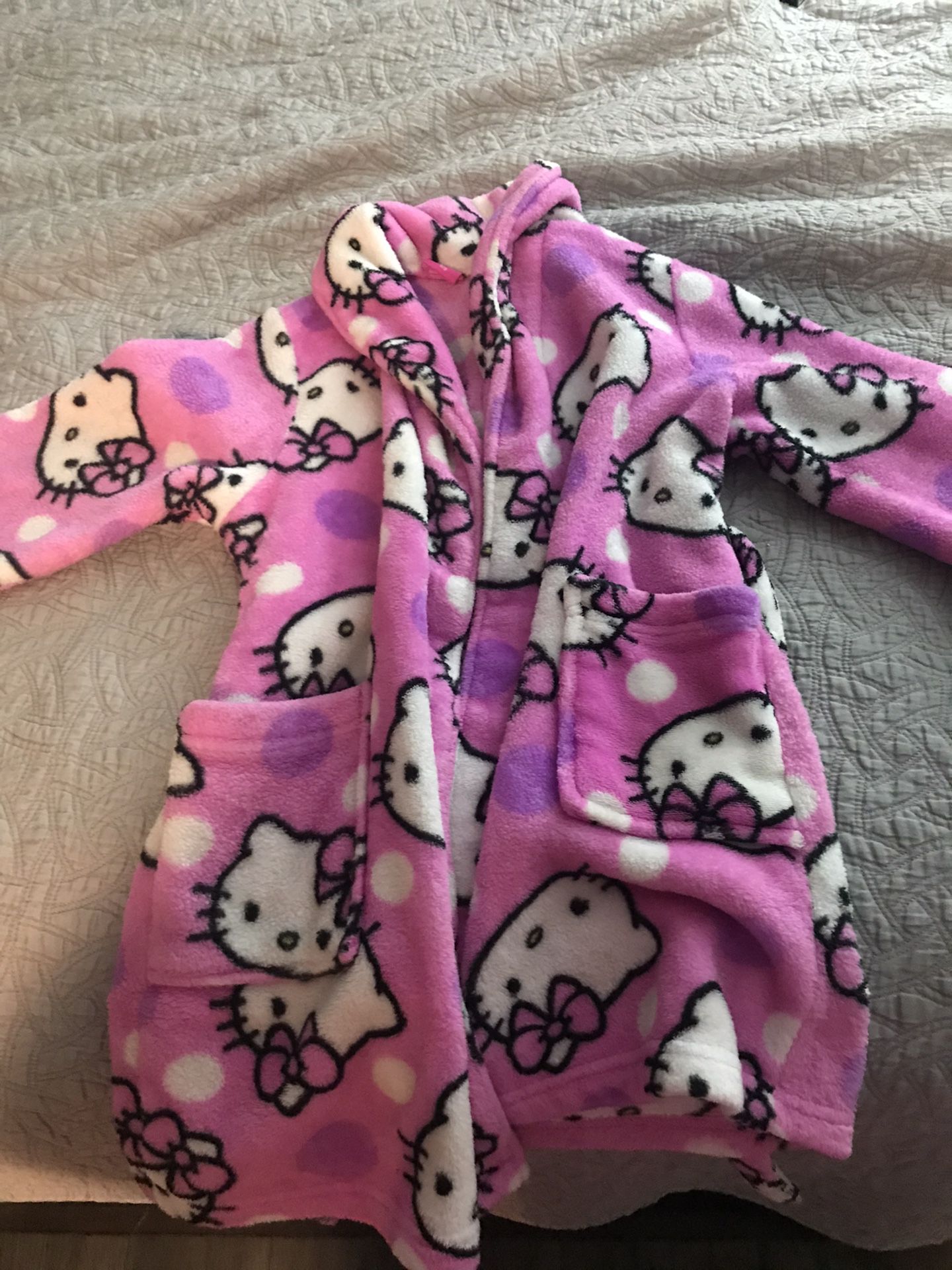 Hello kitty robe size 7/8