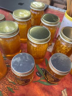 Local raw honey