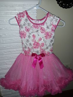Girls Dress (Size 6/7)