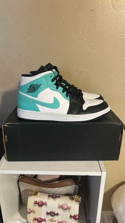 Air Jordan 1 Mid “Tropical Twist”