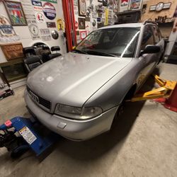 Audi B4 1.8 Parts