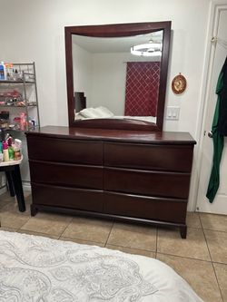 Complete queen size bedroom set with mattress